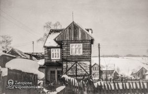 Maniowy 151 – podwórko