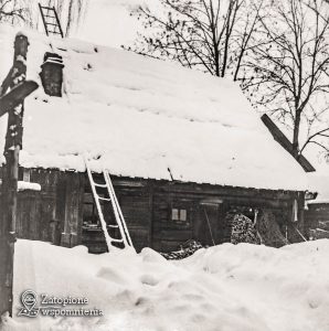 Maniowy 158 – podwórko