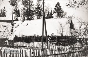 Maniowy 228 – front