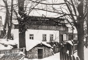 Maniowy 244 – front