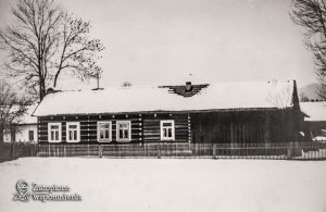 Maniowy 28 – front