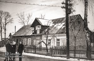 Maniowy 302 – od ulicy