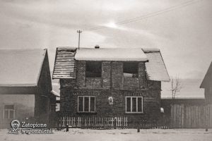 Maniowy 363 – od ulicy