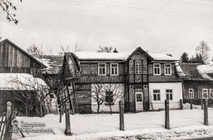 Maniowy 52 – front