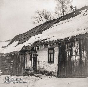 Maniowy 53 – wejście