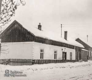 Maniowy 64 – front