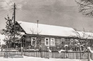 Maniowy 77 – front