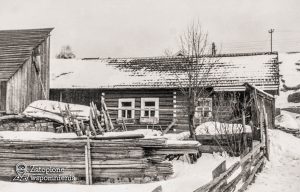 Maniowy 82 – front