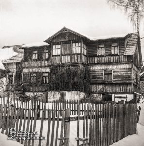 Maniowy 84 – front