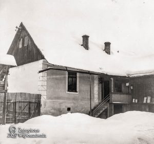 Maniowy 86 – podwórko